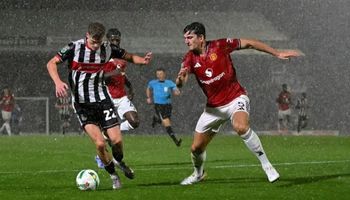 Grimsby Town vs Manchester United (02:00 – 28/08) | Xem lại trận đấu